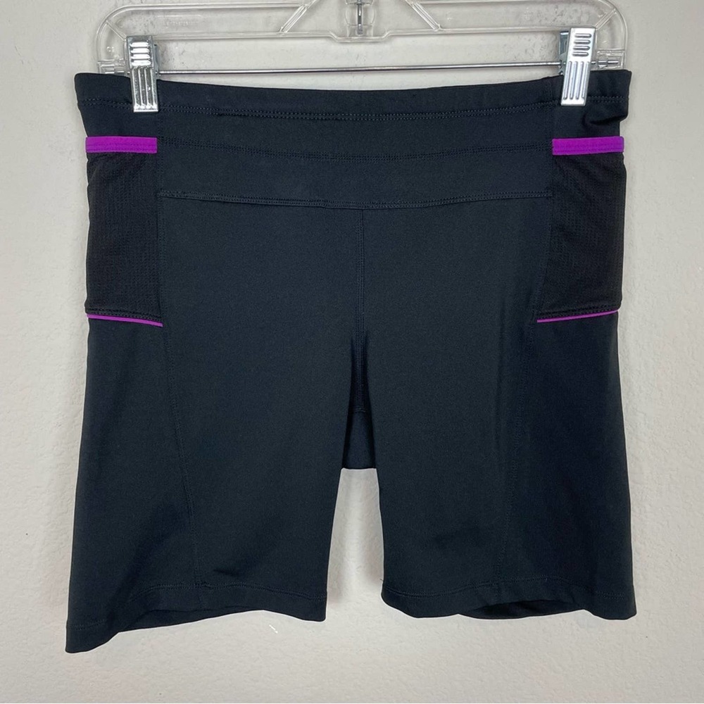 Athleta Black Athletic 6.5" length Shorts Medium